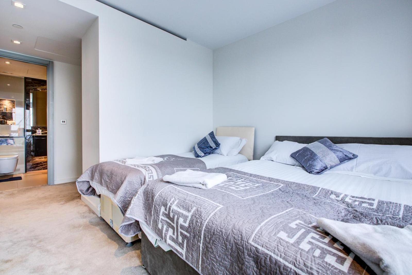 Mayfair Residence With Skyline View Apartment London