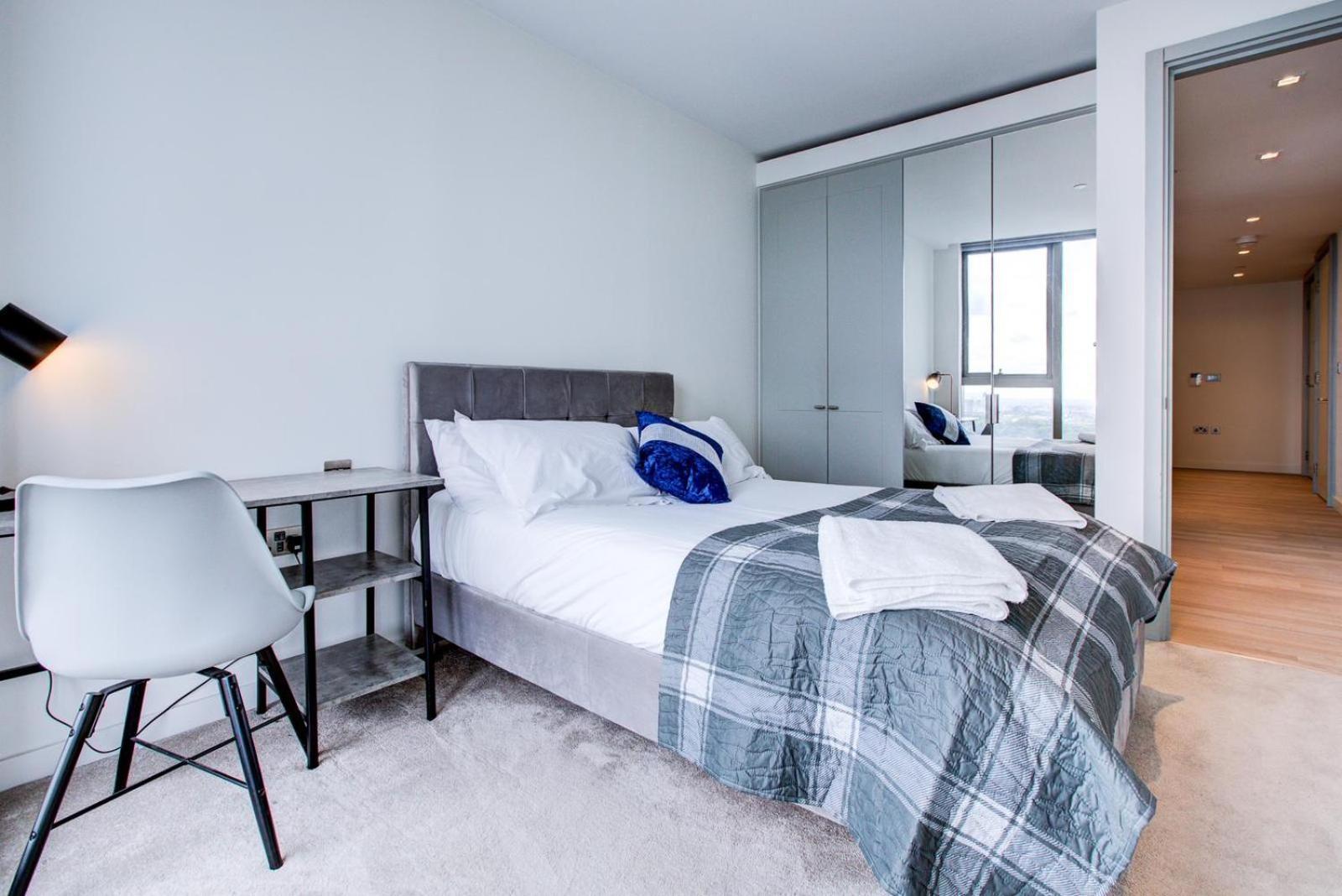 Mayfair Residence With Skyline View Apartment *