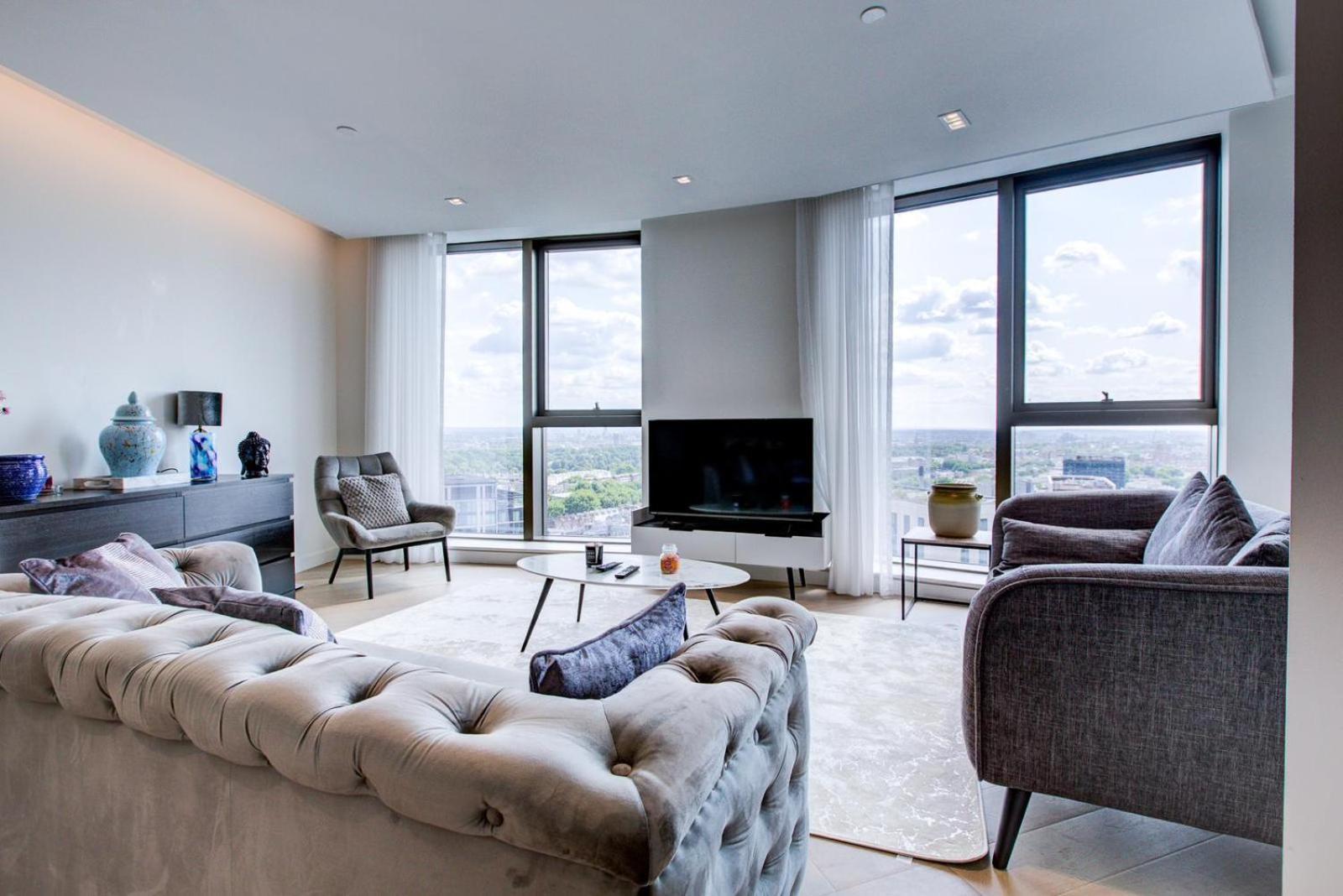 Mayfair Residence With Skyline View