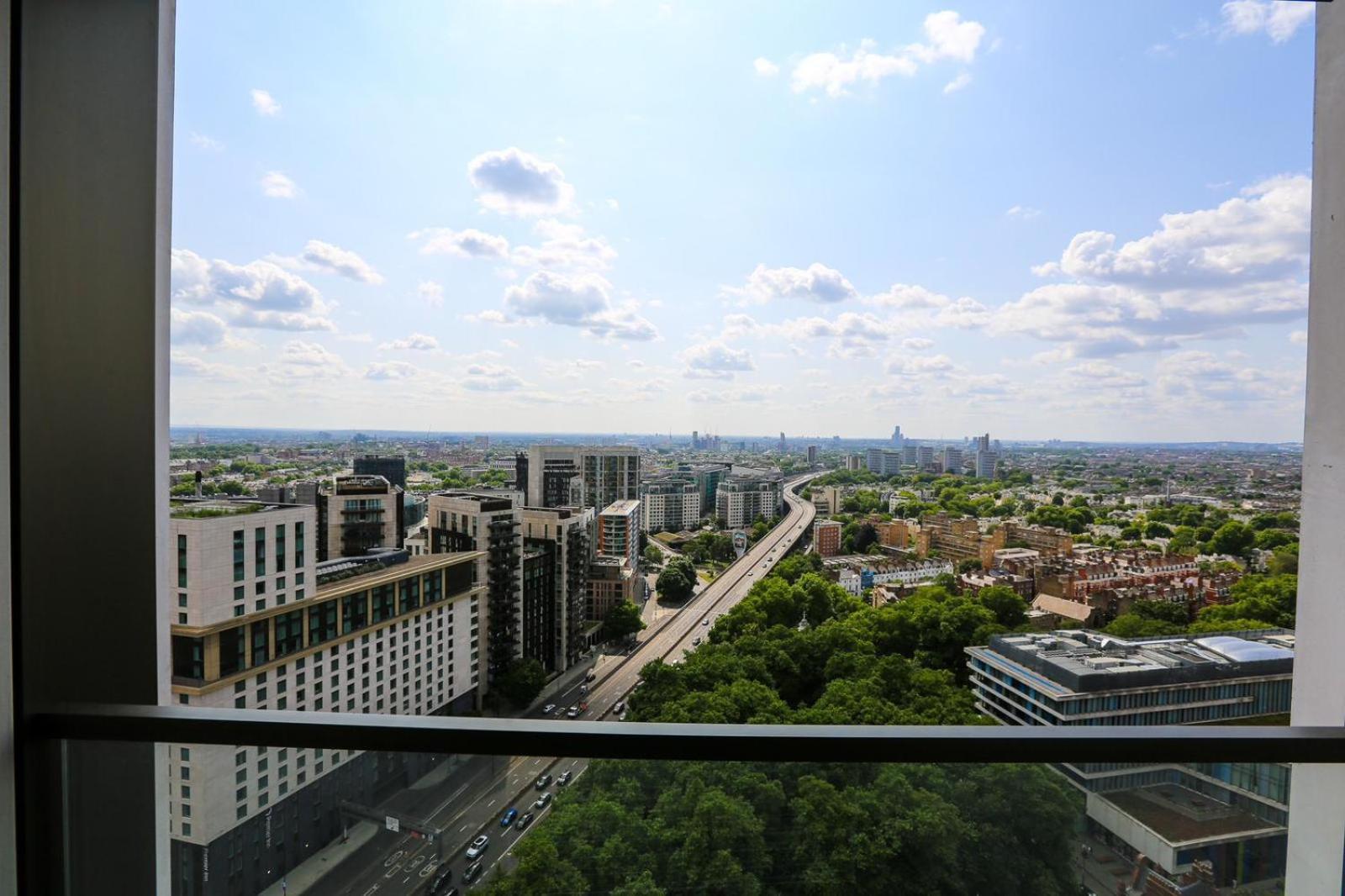 Mayfair Residence With Skyline View Apartment