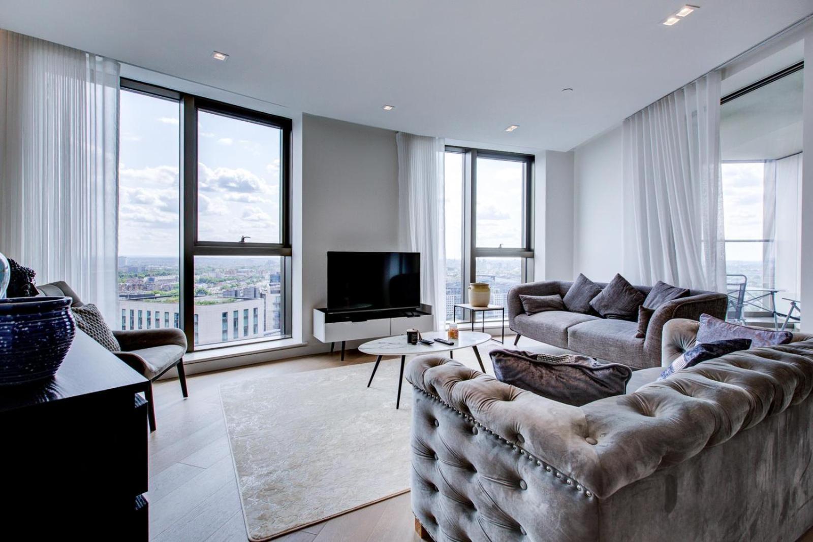 Mayfair Residence With Skyline View