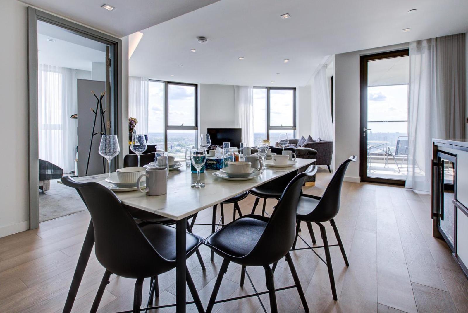Mayfair Residence With Skyline View Apartment *