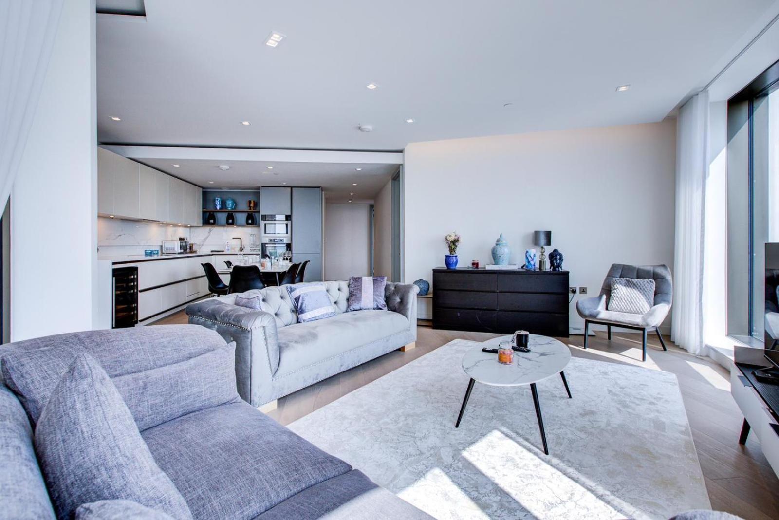 Apartment Mayfair Residence With Skyline View *